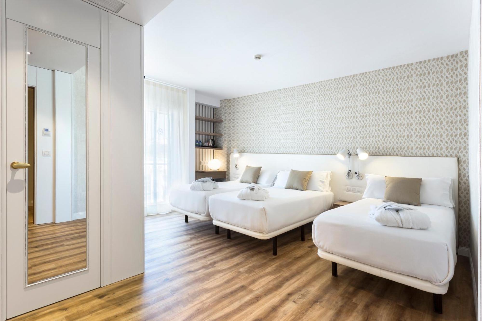 Comfort Triple Room,738299755:JPEG